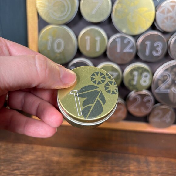 Starbucks Magnetic Tin 25-Day Holiday Advent Calendar - Empty Reusable Tins - Picture 7 of 16